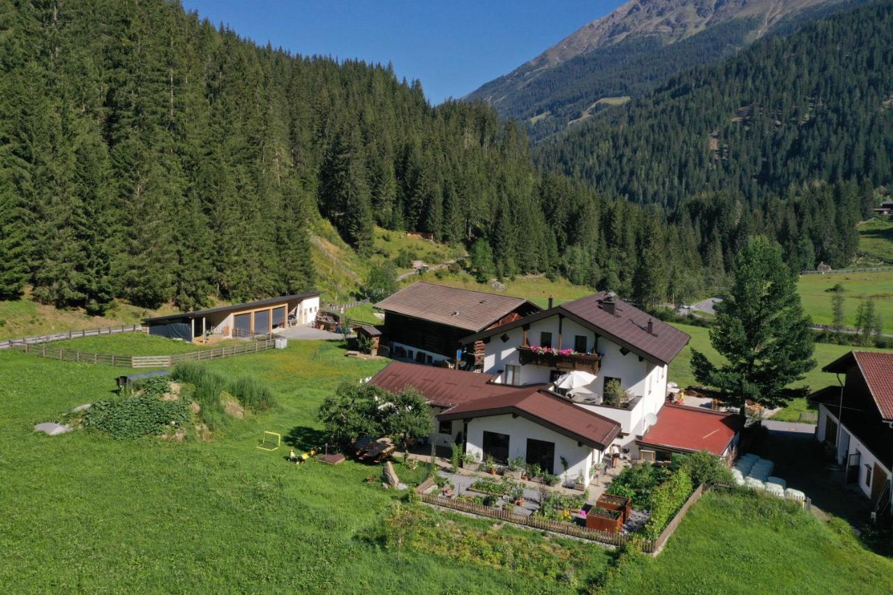 Landhaus St. Hubertus Kaunertal Extérieur photo
