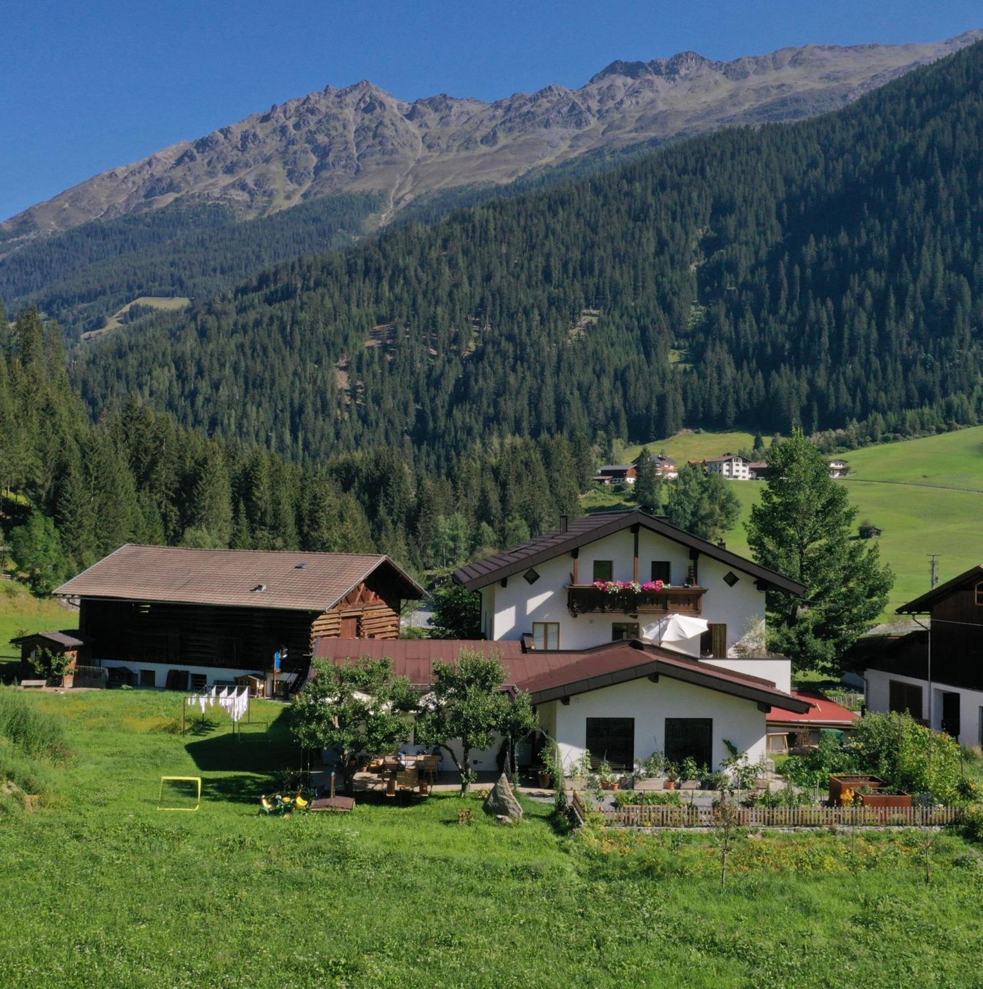Landhaus St. Hubertus Kaunertal Extérieur photo